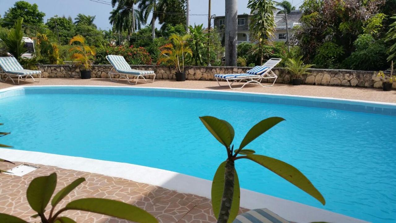Chaudhry Holiday House Бухта Монтего Экстерьер фото