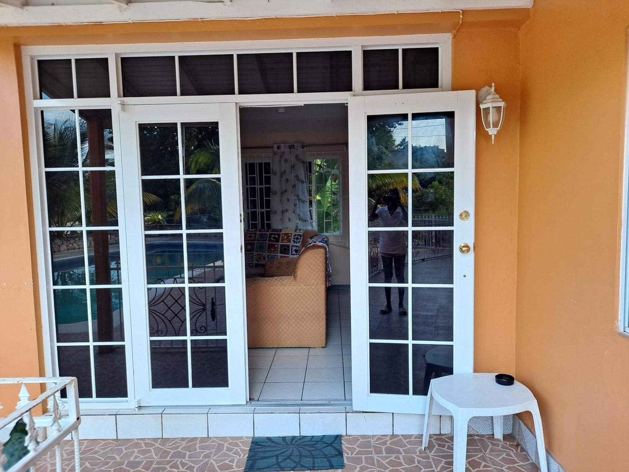 Chaudhry Holiday House Бухта Монтего Экстерьер фото